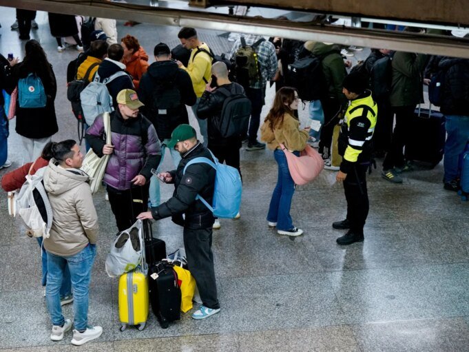 西班牙兩列高鐵相撞 至少21人死亡
 | mtgamer.com