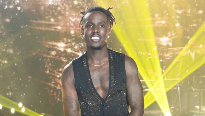 賈馬爾·羅伯茨結婚了嗎？查明“美國偶像”獲勝者是否有妻子
 | mtgamer.com