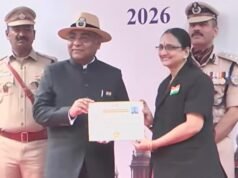 馬德拉斯高等法院首席法官展開三色旗
| mtgamer.com 馬德拉斯高等法院首席法官展開三色旗
| mtgamer.com